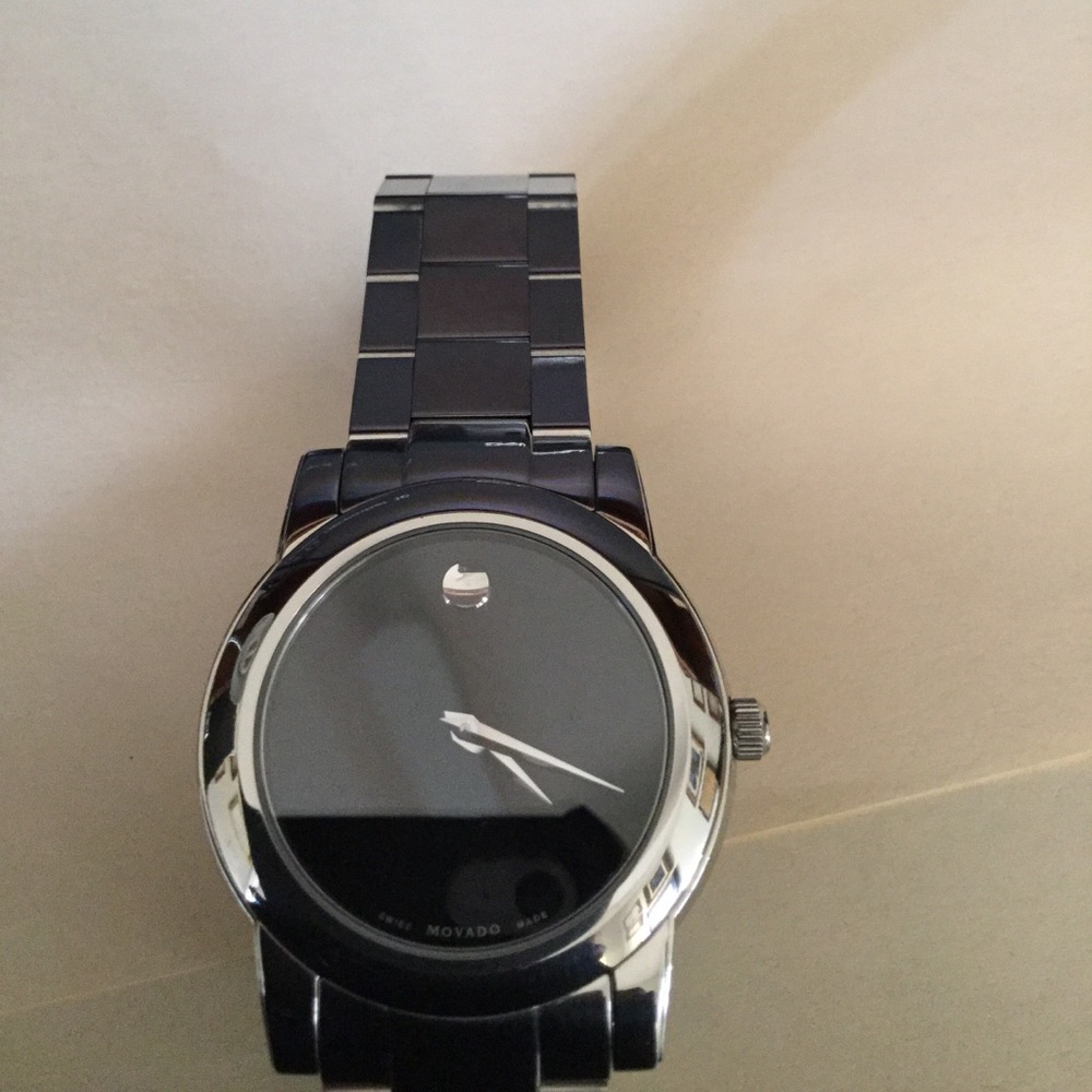 Movado Museum with black dial face - Picture 3 of 4
